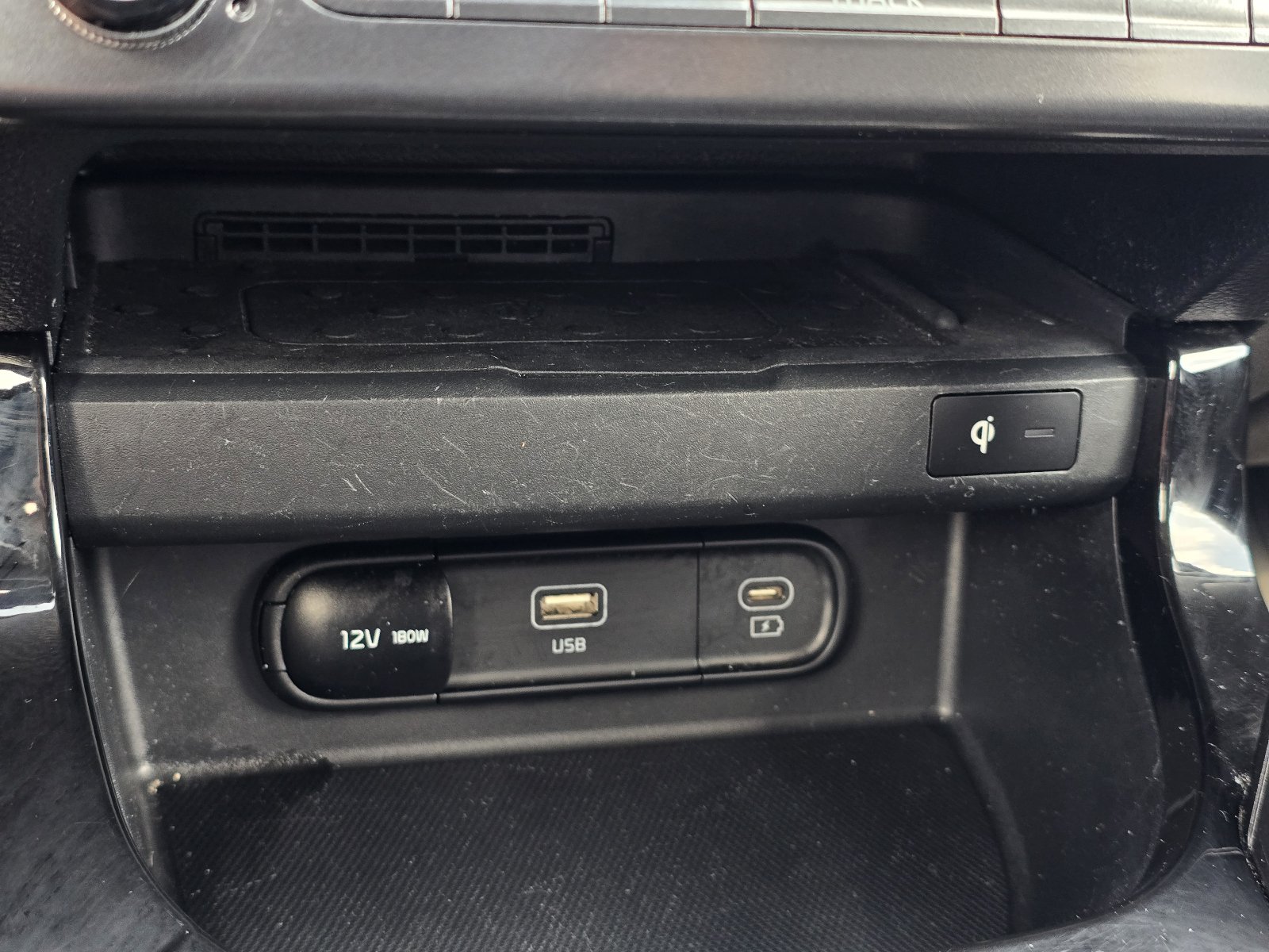 Used 2024 Kia Seltos EX FWD image 19
