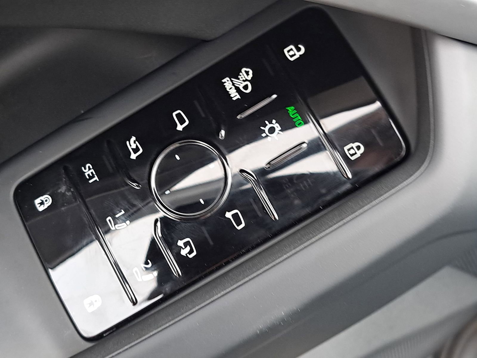 New 2025 Audi SQ5 Premium Plus AWD/4WD image 31