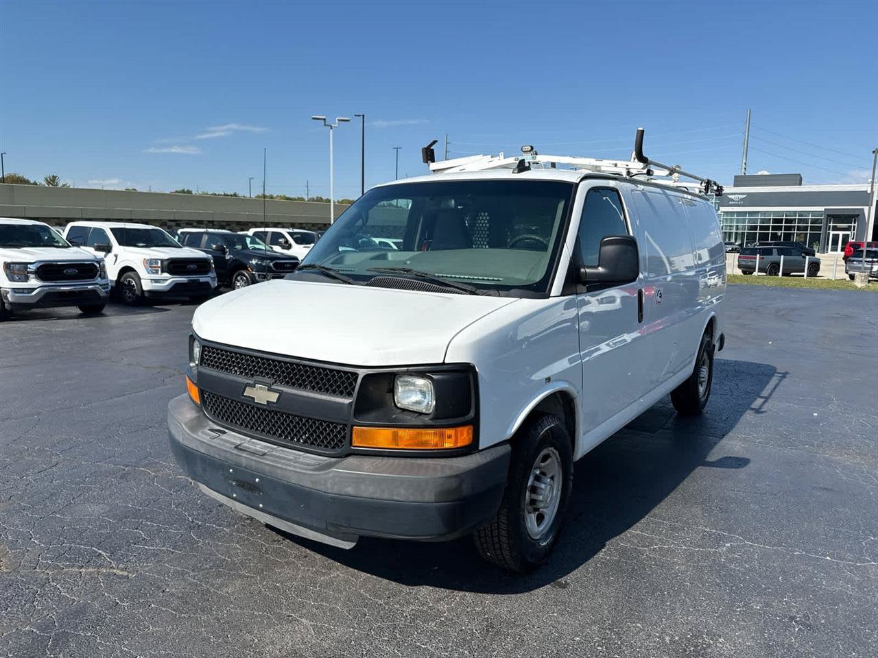 Used 2016 Chevrolet Express 2500 RWD image 4