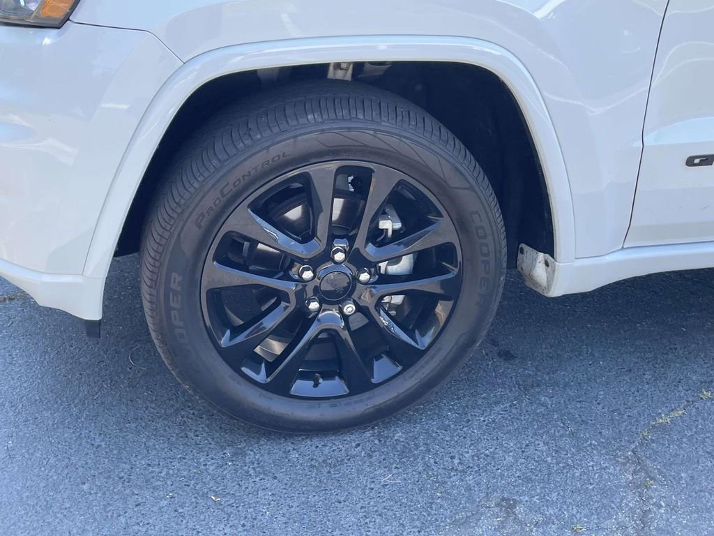 Used 2020 Jeep Grand Cherokee Altitude RWD image 11