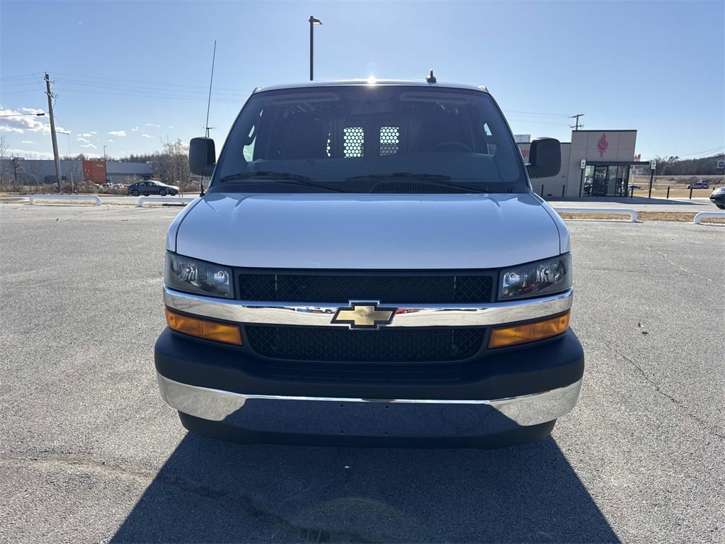 Used 2024 Chevrolet Express 2500 w/ Driver Convenience Package image 8