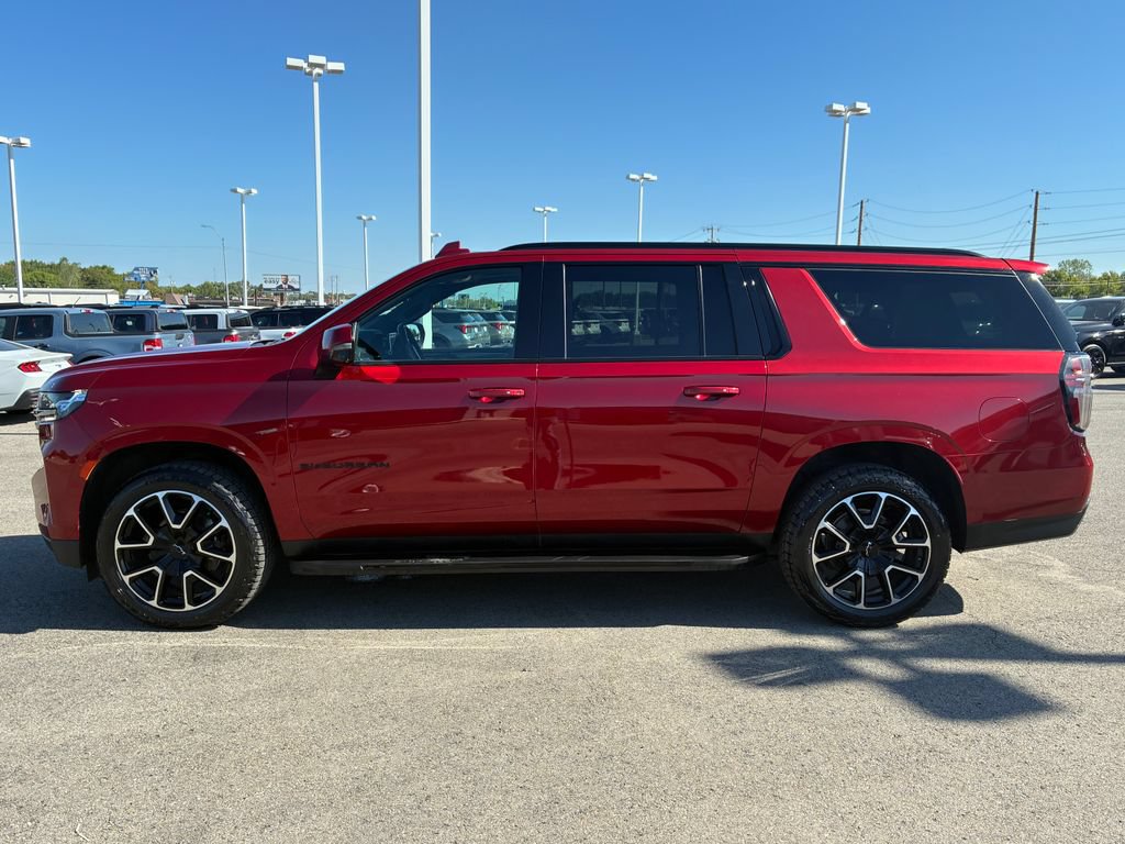 Used 2022 Chevrolet Suburban RST w/ Luxury Package AWD/4WD image 9