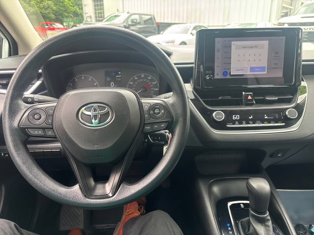 Used 2025 Toyota RAV4 XLE AWD/4WD image 31