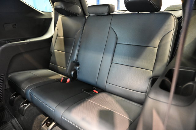 New 2027 Chevrolet Traverse LT w/ LPO, Floor Liner Package FWD image 12