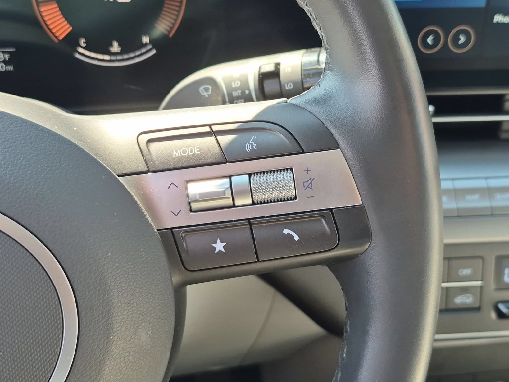 Used 2025 Hyundai Kona SEL FWD image 22