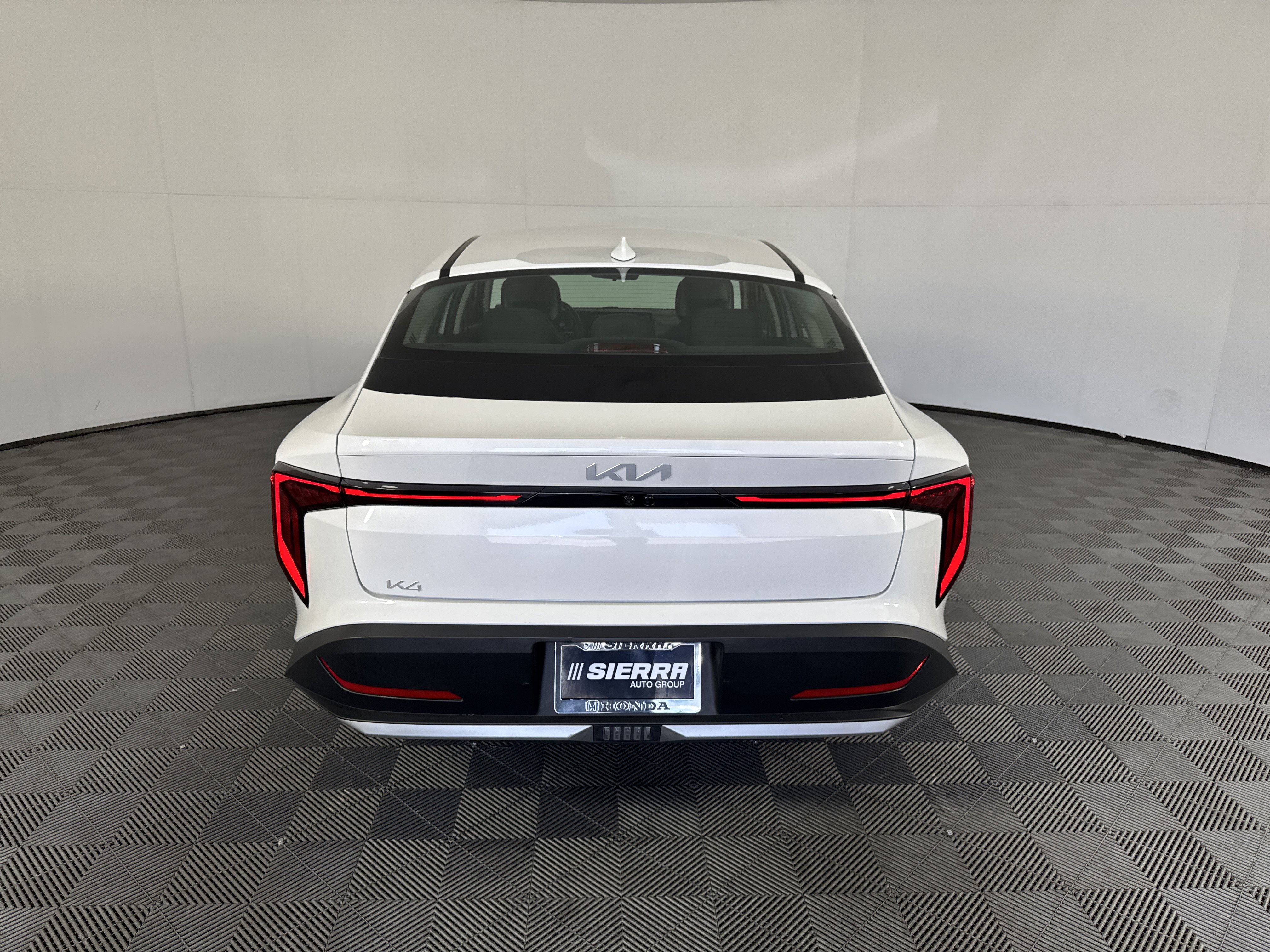 Used 2025 Kia K4 LXS FWD image 5