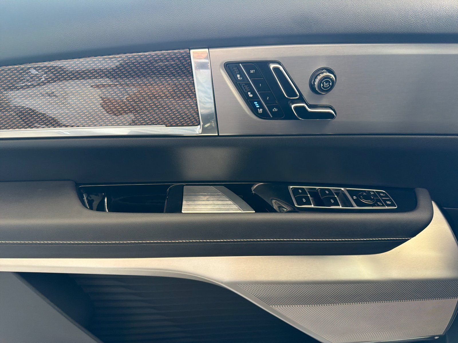 New 2027 Cadillac Vistiq Luxury AWD/4WD image 10