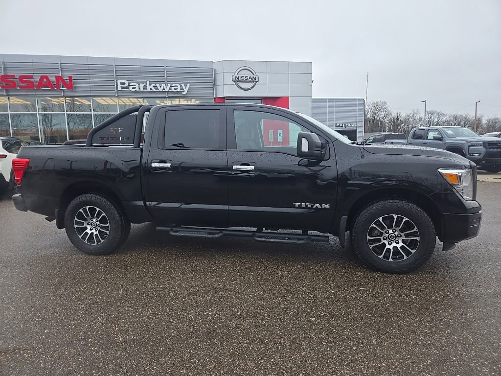Used 2021 Nissan Titan SV w/ SV Convenience Package AWD/4WD image 8