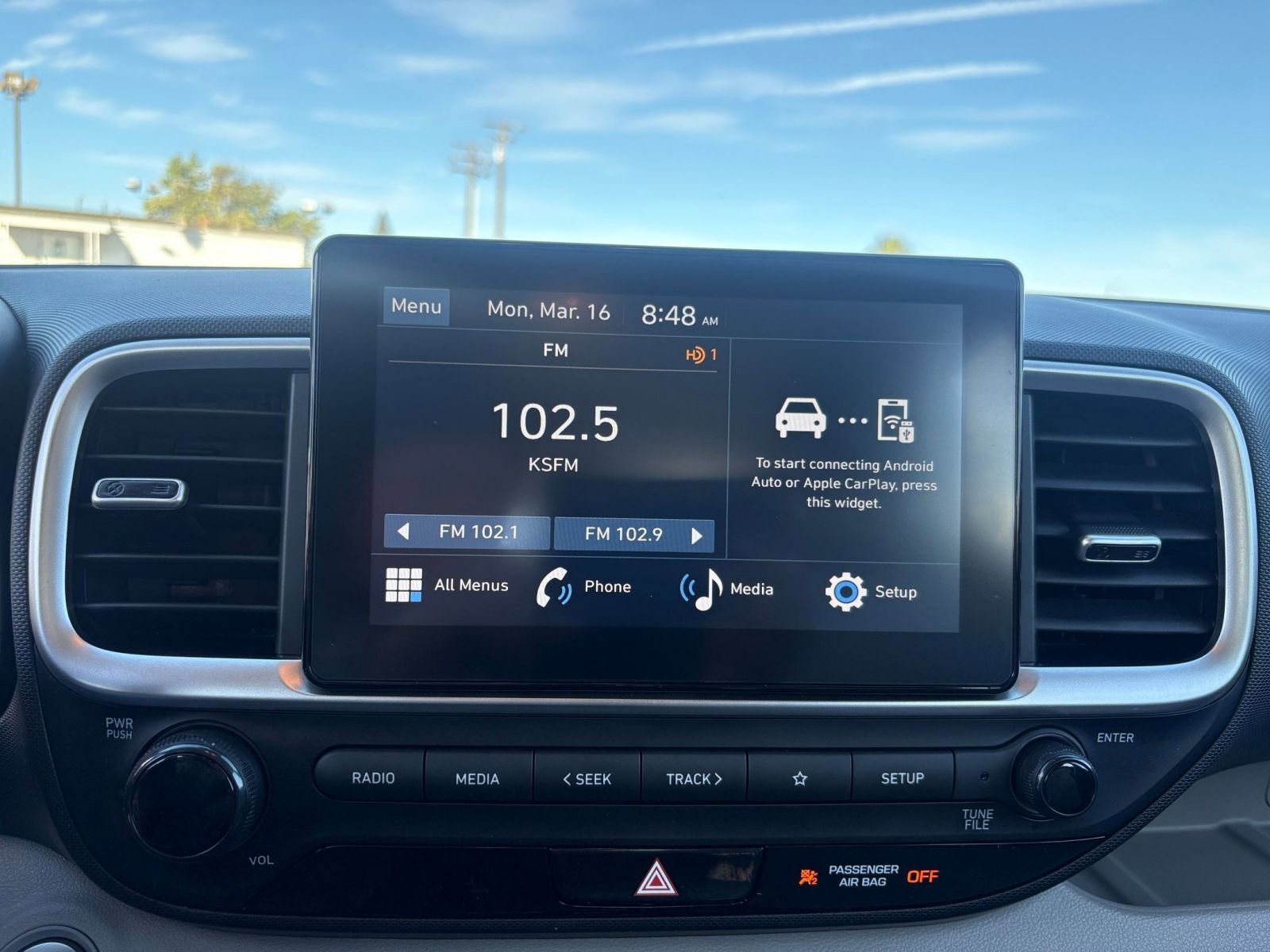 Used 2025 Hyundai Venue SEL image 20
