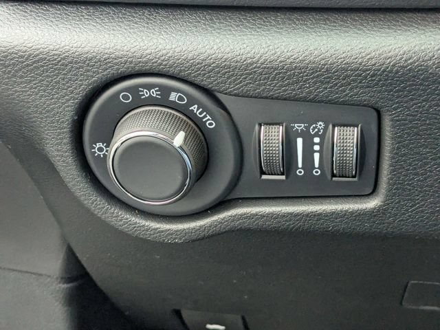 New 2026 Chrysler Voyager LX FWD image 13