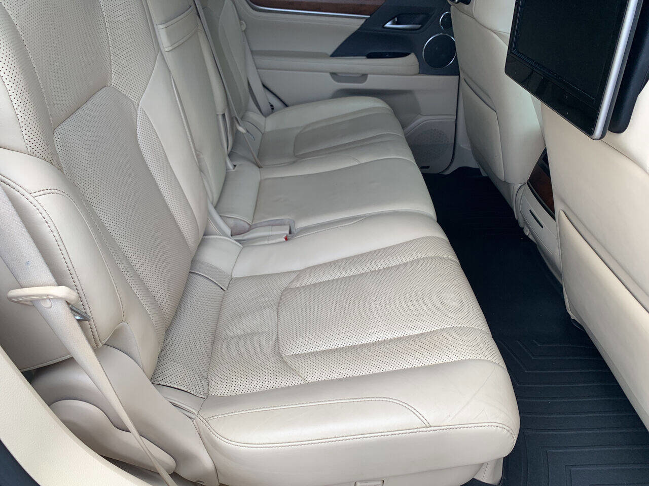 Used 2018 Lexus LX 570 4WD image 19