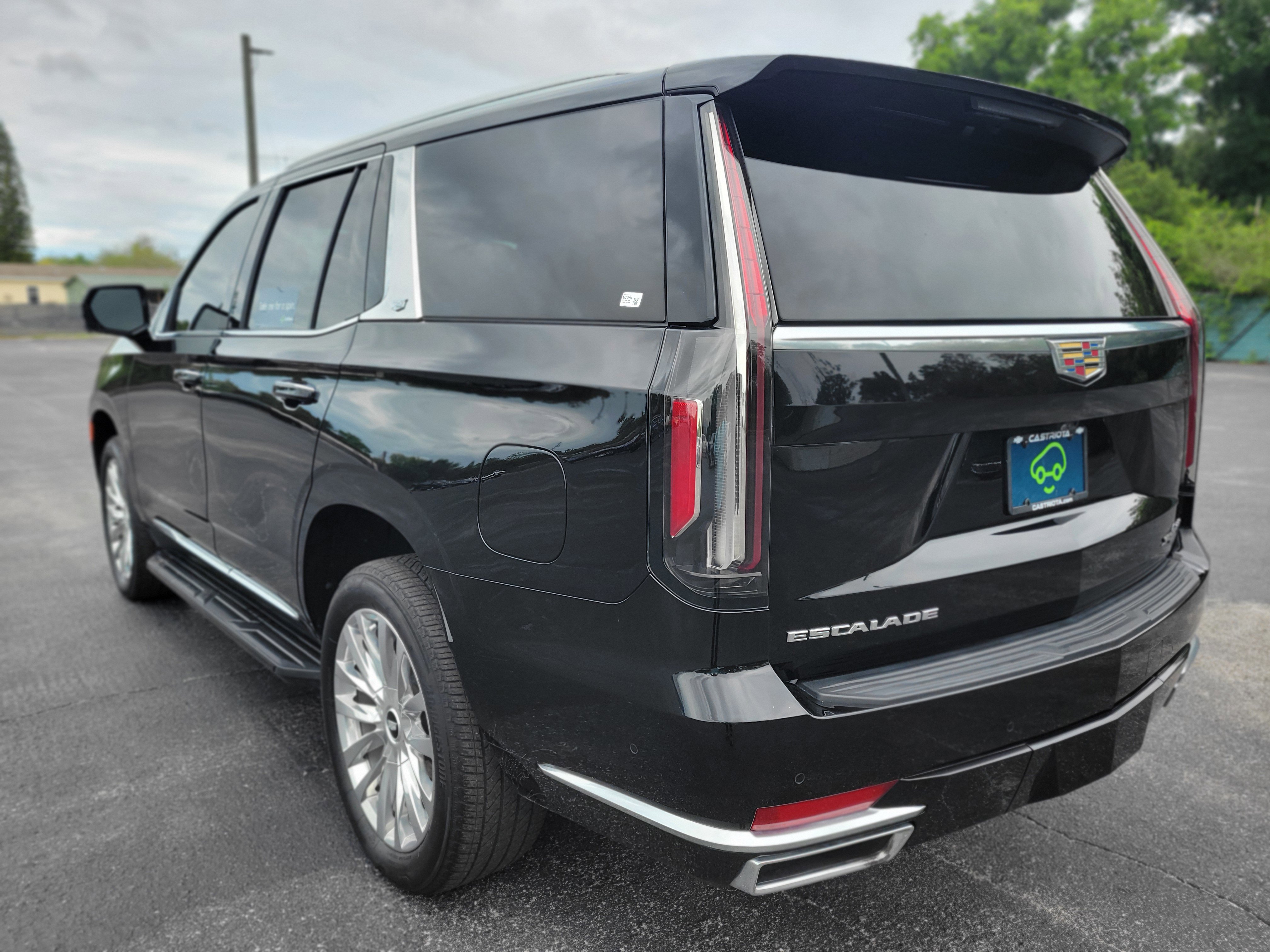 Certified 2023 Cadillac Escalade Premium Luxury AWD/4WD image 11