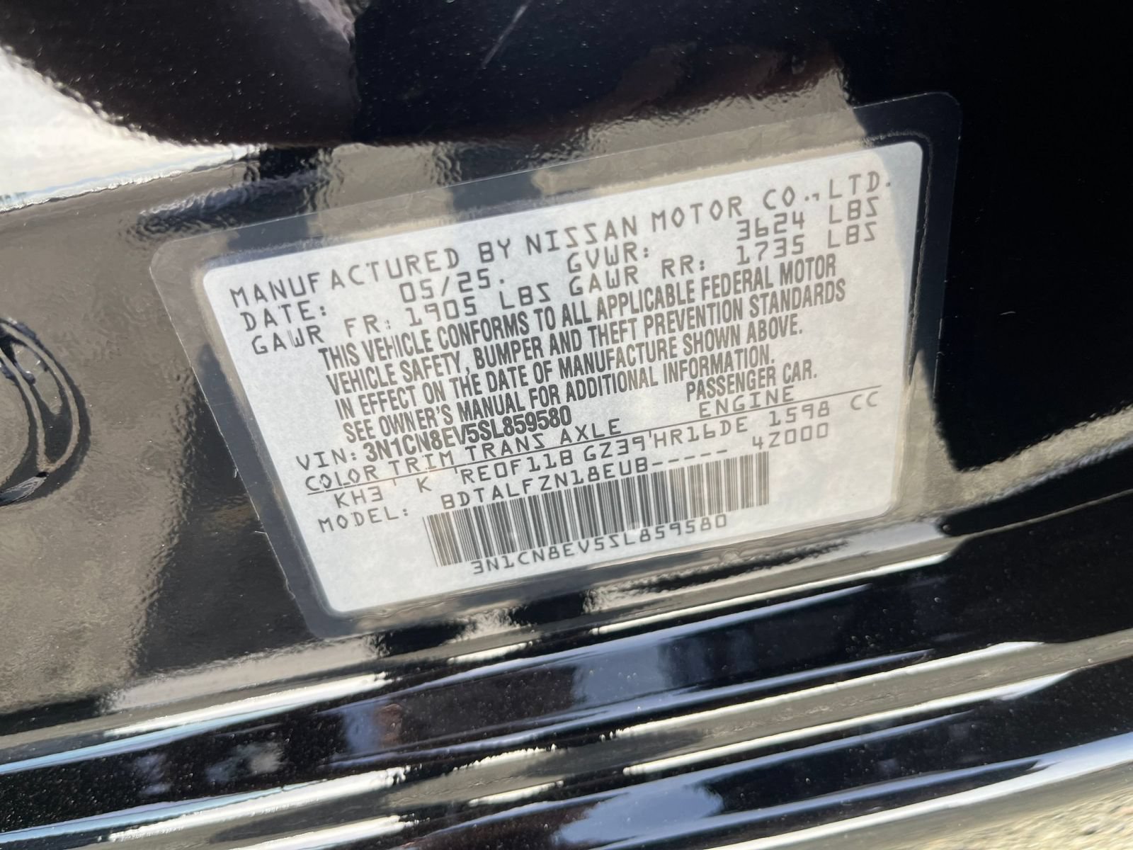 Used 2025 Nissan Versa SV FWD image 27