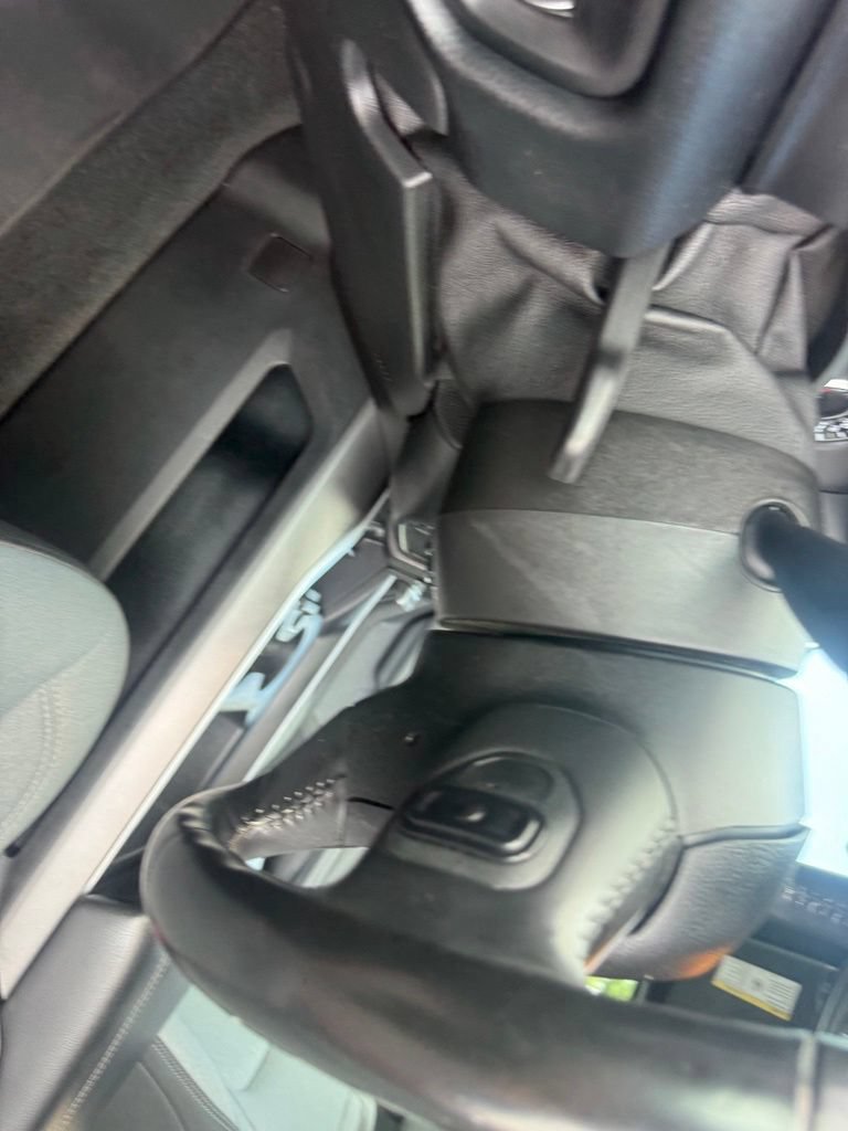 Used 2021 RAM 1500 Big Horn AWD/4WD image 14