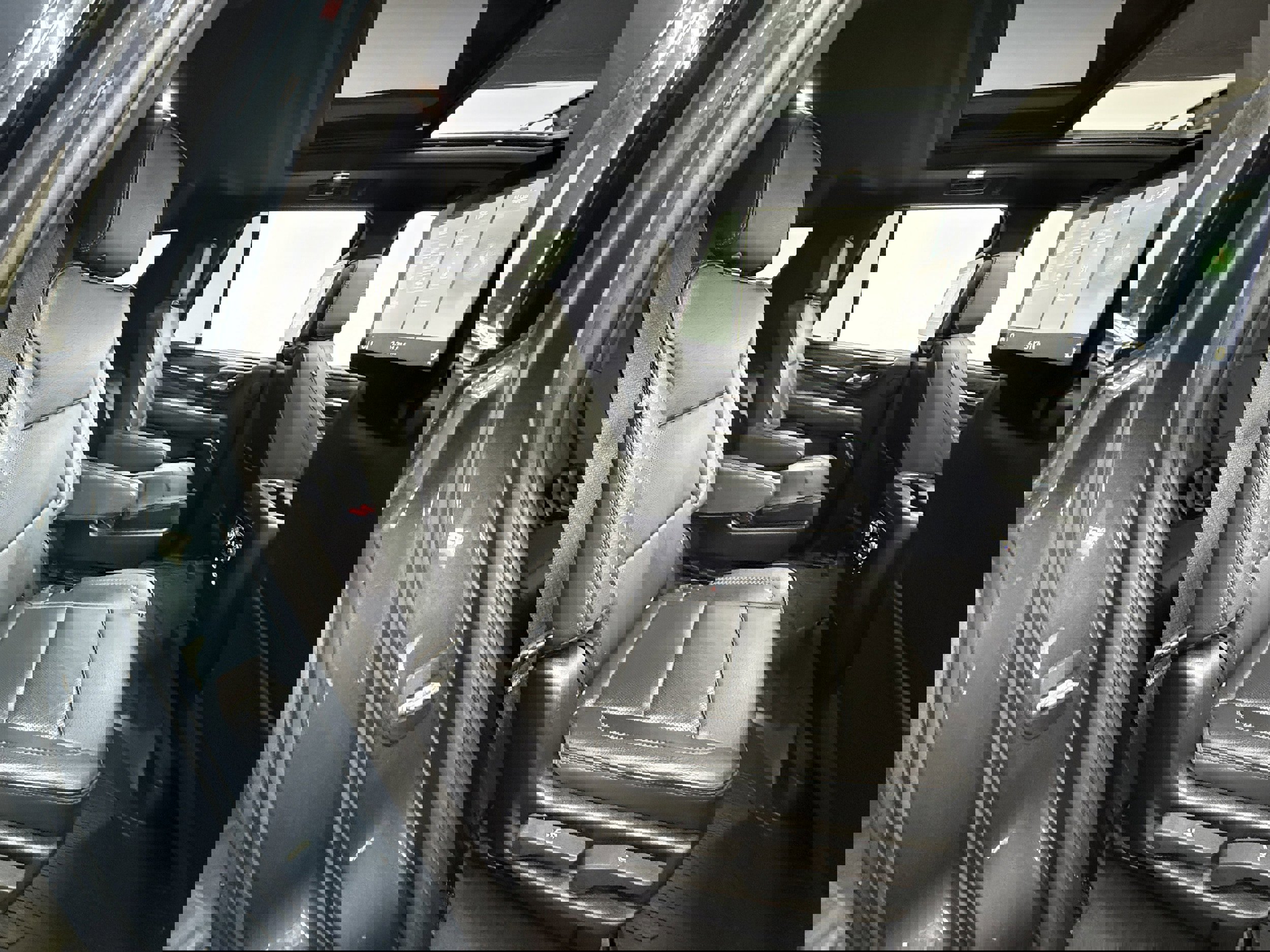 Used 2021 GMC Yukon Denali w/ Denali Premium Package image 26