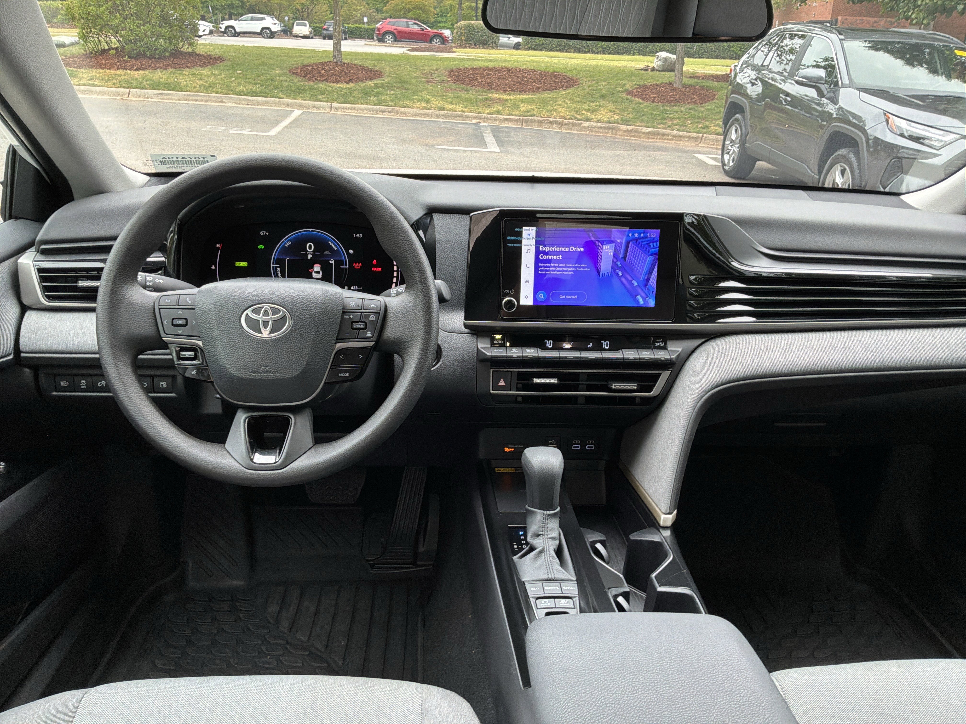 Used 2025 Toyota Camry LE FWD image 28