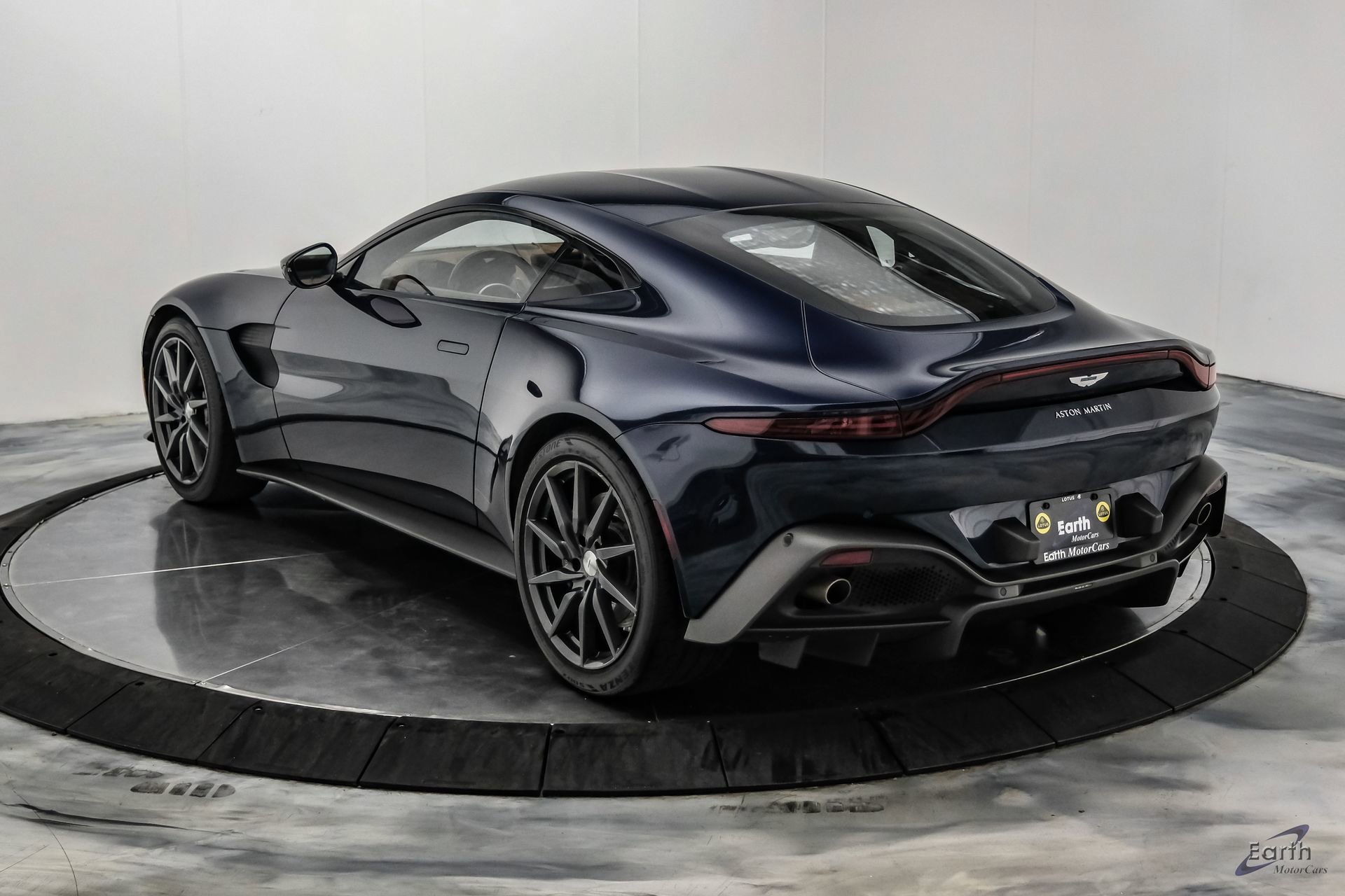 Used 2020 Aston Martin V8 Vantage Coupe RWD image 11