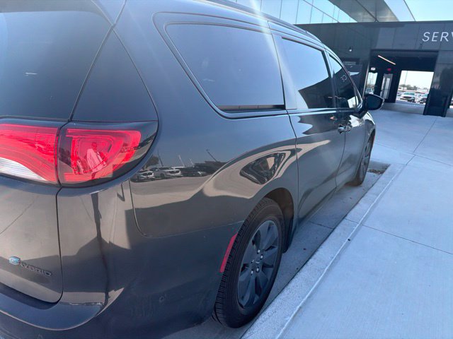 Used 2019 Chrysler Pacifica Limited w/ Advanced Safetytec Group FWD image 4