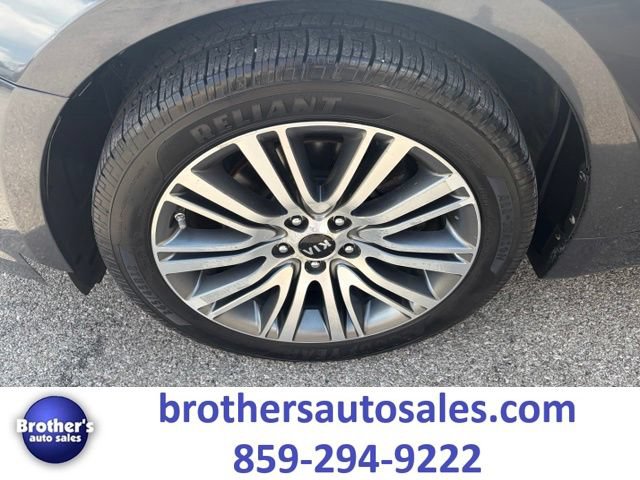 Used 2016 Kia Cadenza Premium FWD image 12