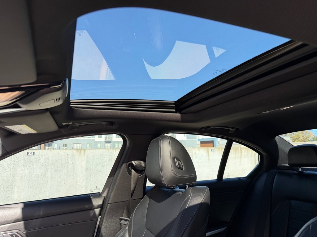 Used 2019 BMW 330i xDrive Sedan w/ Premium Package AWD/4WD image 15