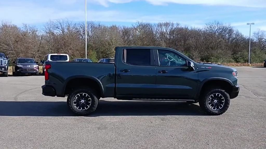 New 2026 Chevrolet Silverado 1500 ZR2 image 9