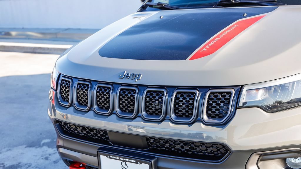 Used 2023 Jeep Compass Trailhawk w/ Trailer Tow Group AWD/4WD image 6