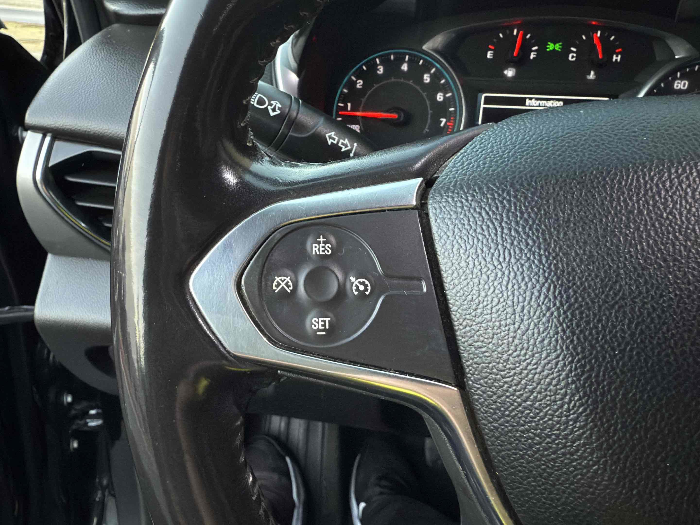 Used 2019 Chevrolet Traverse LT image 32