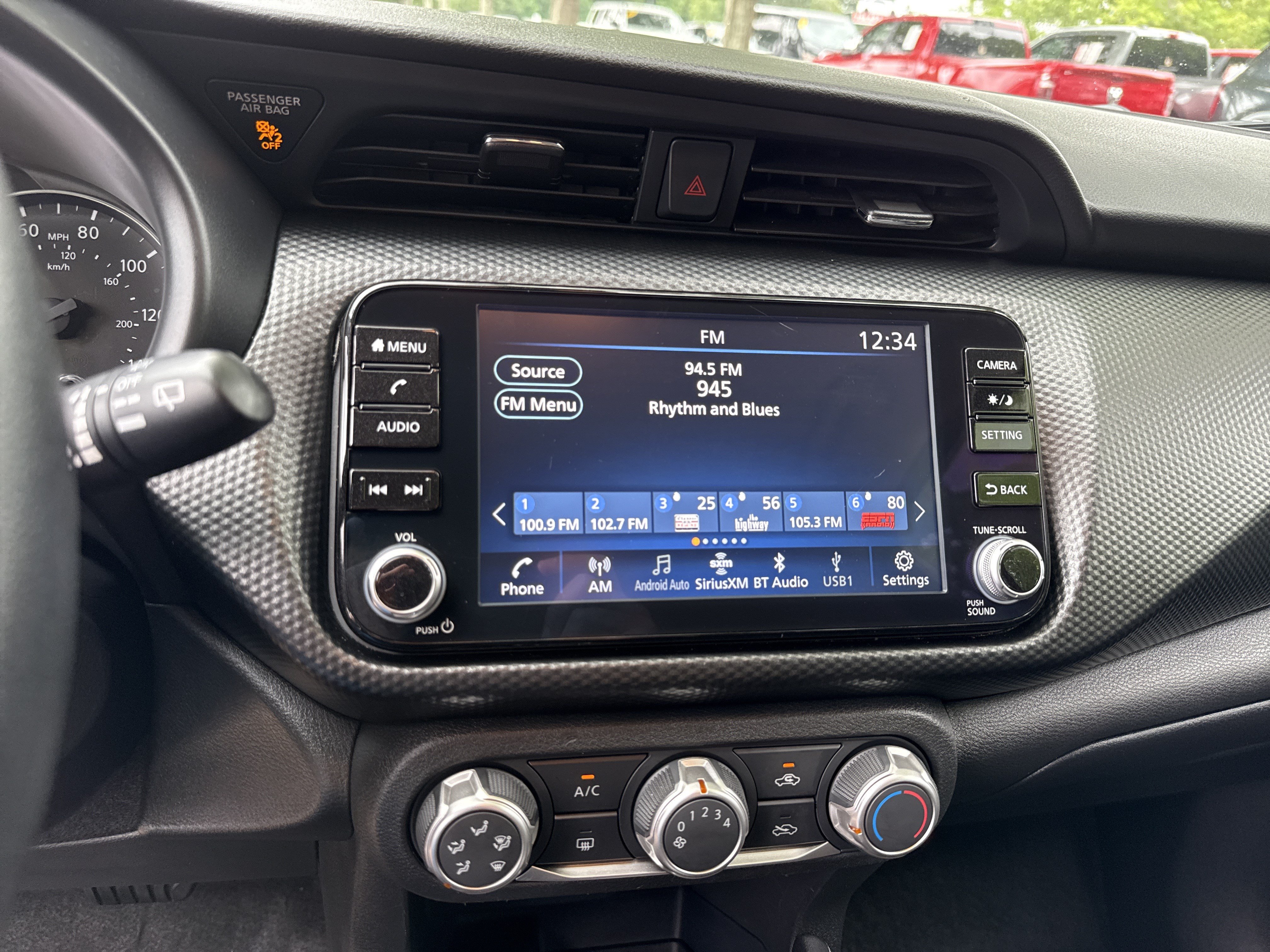 Used 2023 Nissan Kicks SV FWD image 27