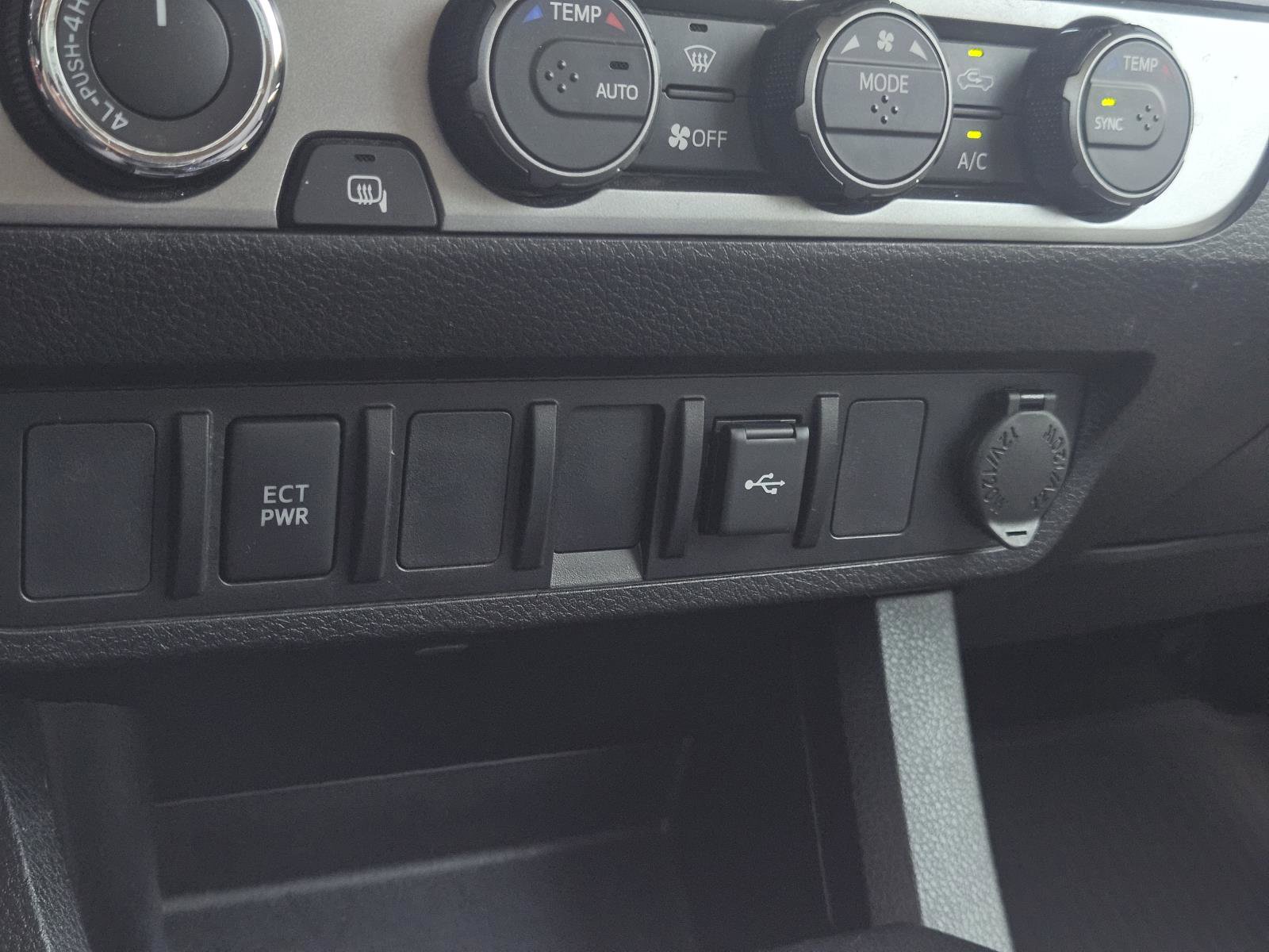 Used 2023 Toyota Tacoma SR AWD/4WD image 26