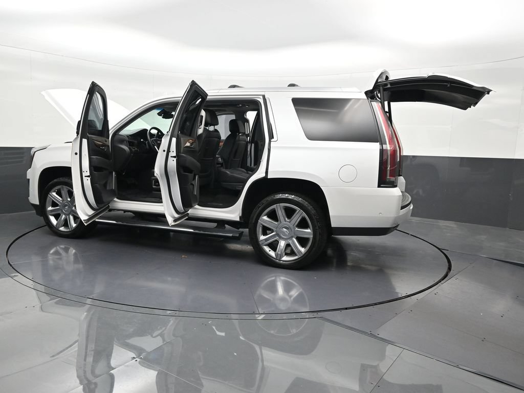 Used 2019 Cadillac Escalade Premium Luxury RWD image 35