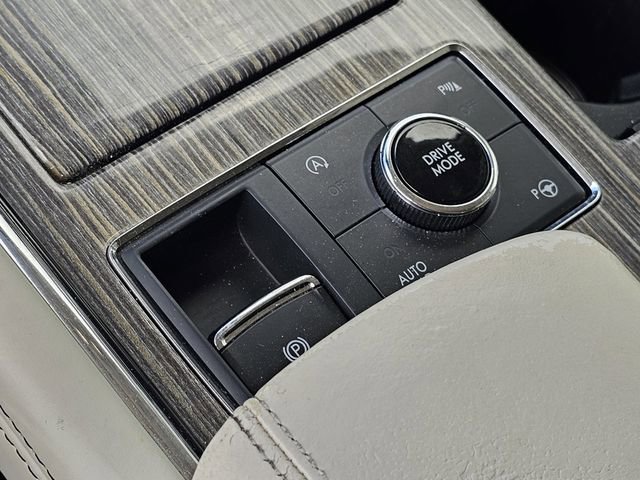 Used 2020 Lincoln Navigator Black Label w/ Cargo Convenience Package image 25