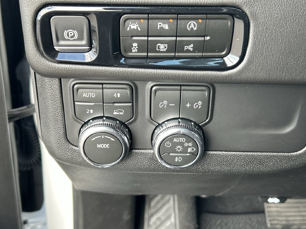 New 2026 GMC Yukon Denali AWD/4WD image 18