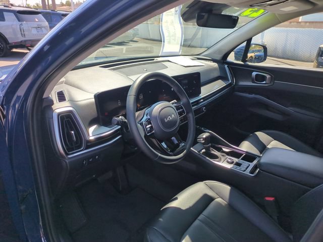 Certified 2025 Kia Sorento EX w/ Panoramic Sunroof Package AWD/4WD image 14