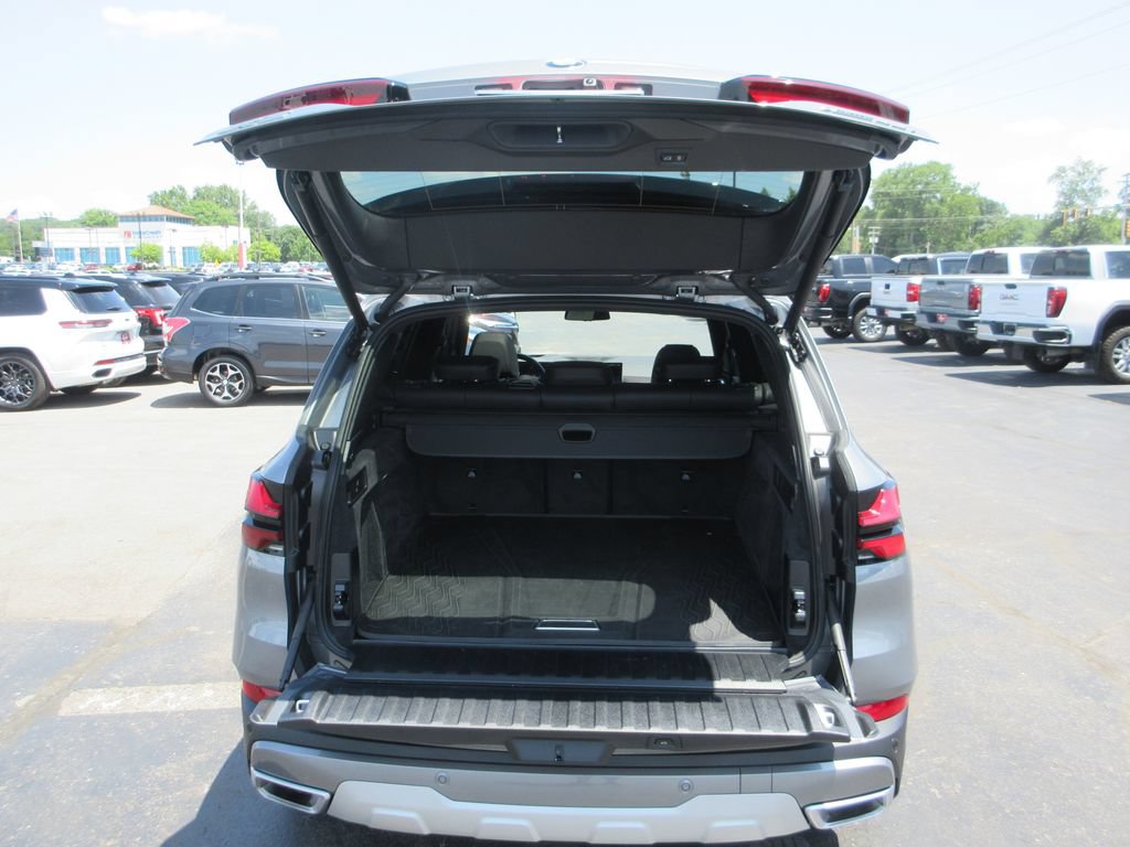 Used 2026 BMW X5 xDrive40i w/ Premium Package AWD/4WD image 8