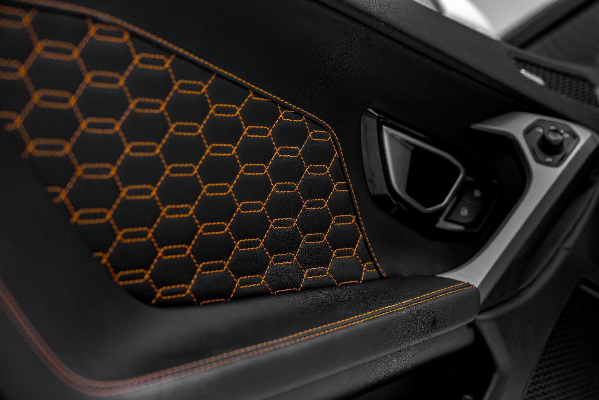 Used 2017 Lamborghini Huracan LP 580-2 RWD image 41