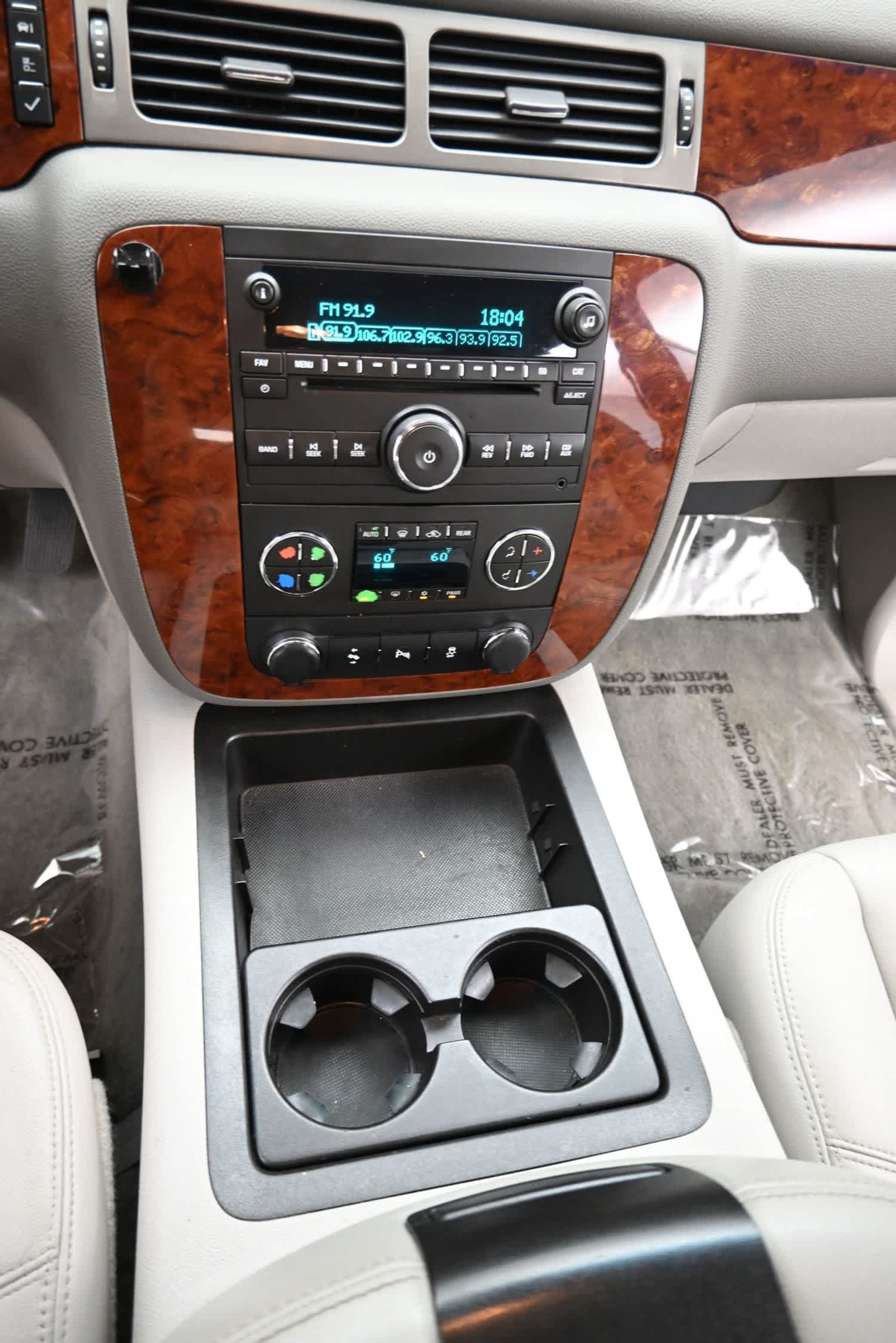 Used 2014 Chevrolet Tahoe LT w/ Luxury Package RWD image 21