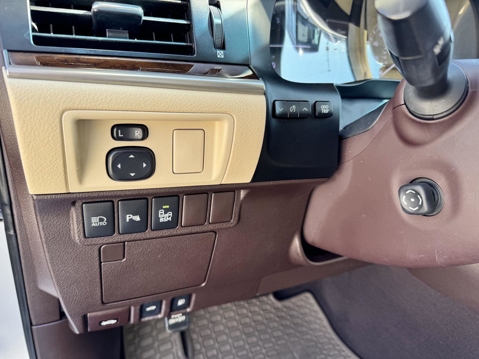 Used 2018 Lexus ES 350 w/ Luxury Package w/Wood Trim image 7