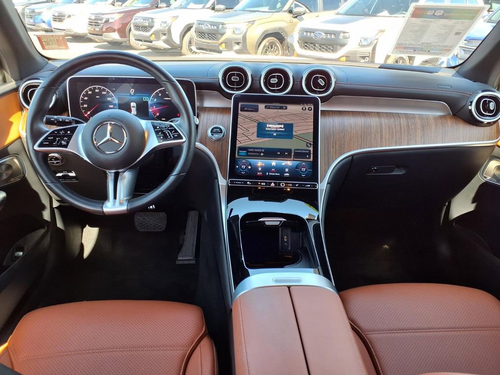 Used 2024 Mercedes-Benz GLC 300 4MATIC image 2