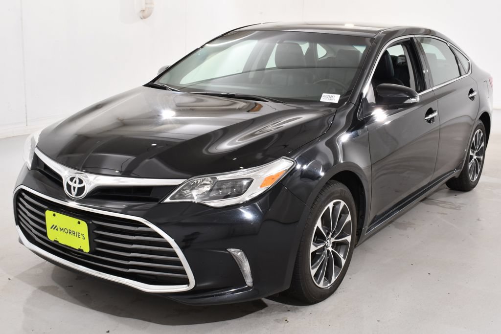 Used 2016 Toyota Avalon XLE FWD image 2