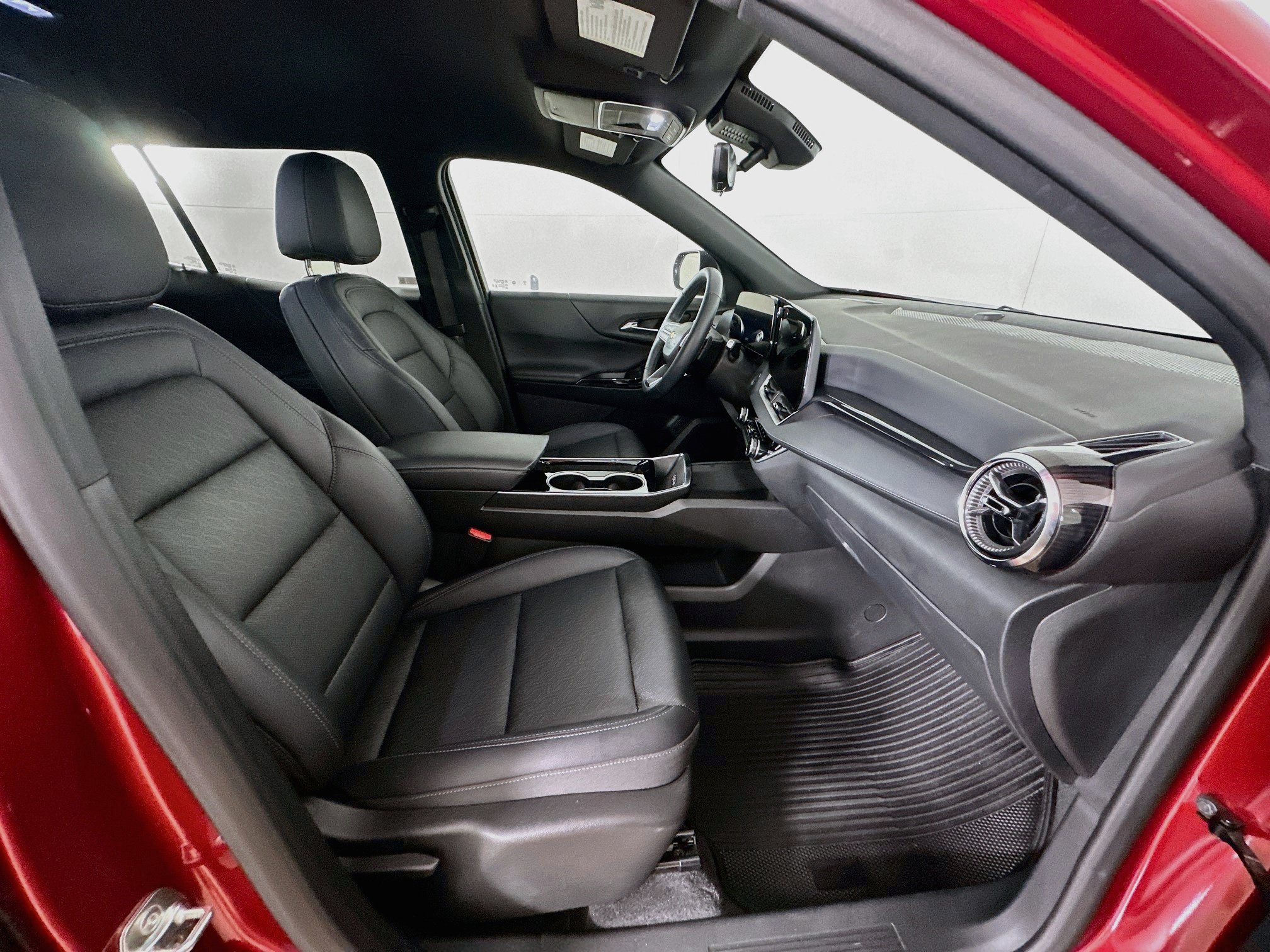 Used 2025 Chevrolet Equinox LT w/ Convenience Package II FWD image 31