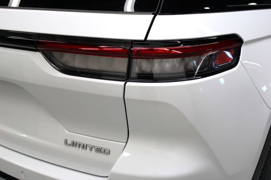 New 2025 Jeep Grand Cherokee Limited w/ Luxury Tech Group II image 37