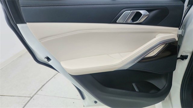 Used 2023 BMW X6 xDrive40i w/ Executive Package image 33