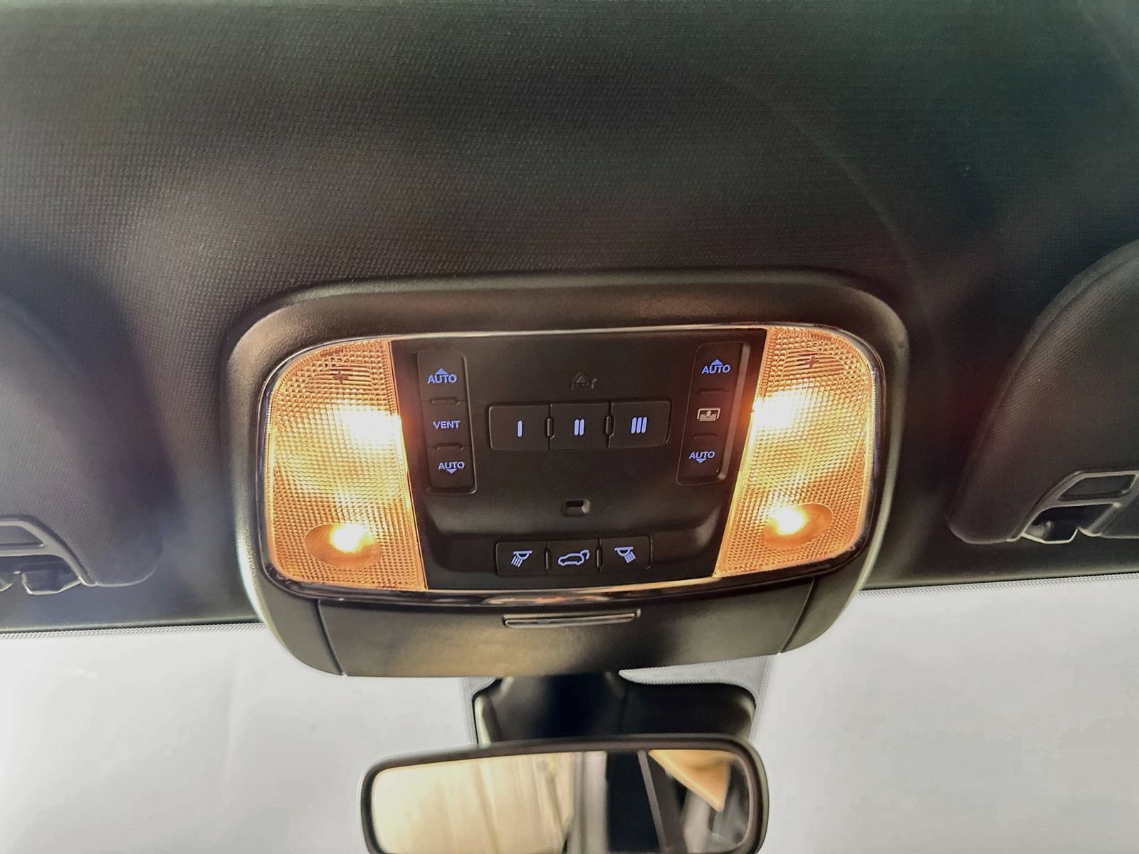 Used 2021 Jeep Grand Cherokee High Altitude AWD/4WD image 29