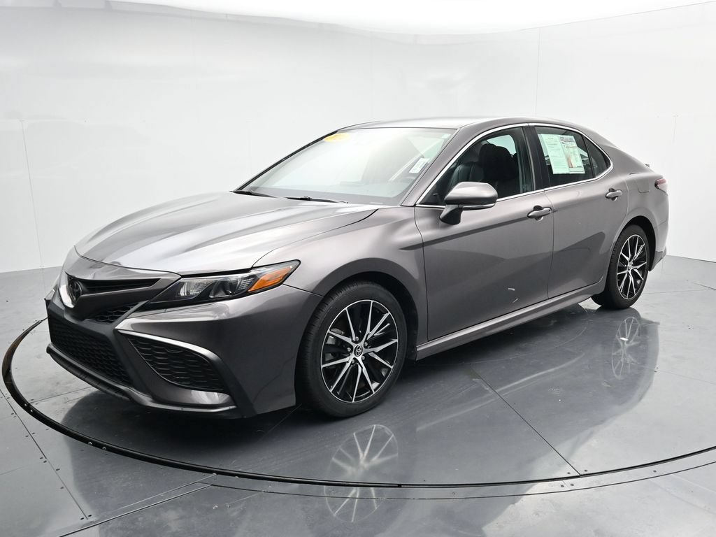 Used 2024 Toyota Camry SE FWD image 4