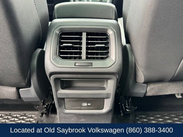 Used 2024 Volkswagen Taos SE image 12
