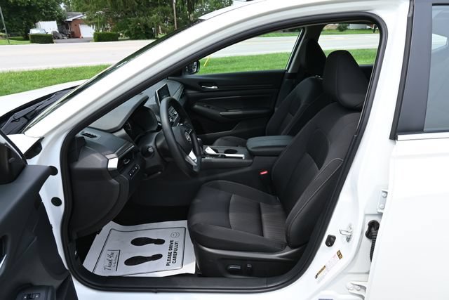 Used 2025 Nissan Altima 2.5 SV FWD image 26