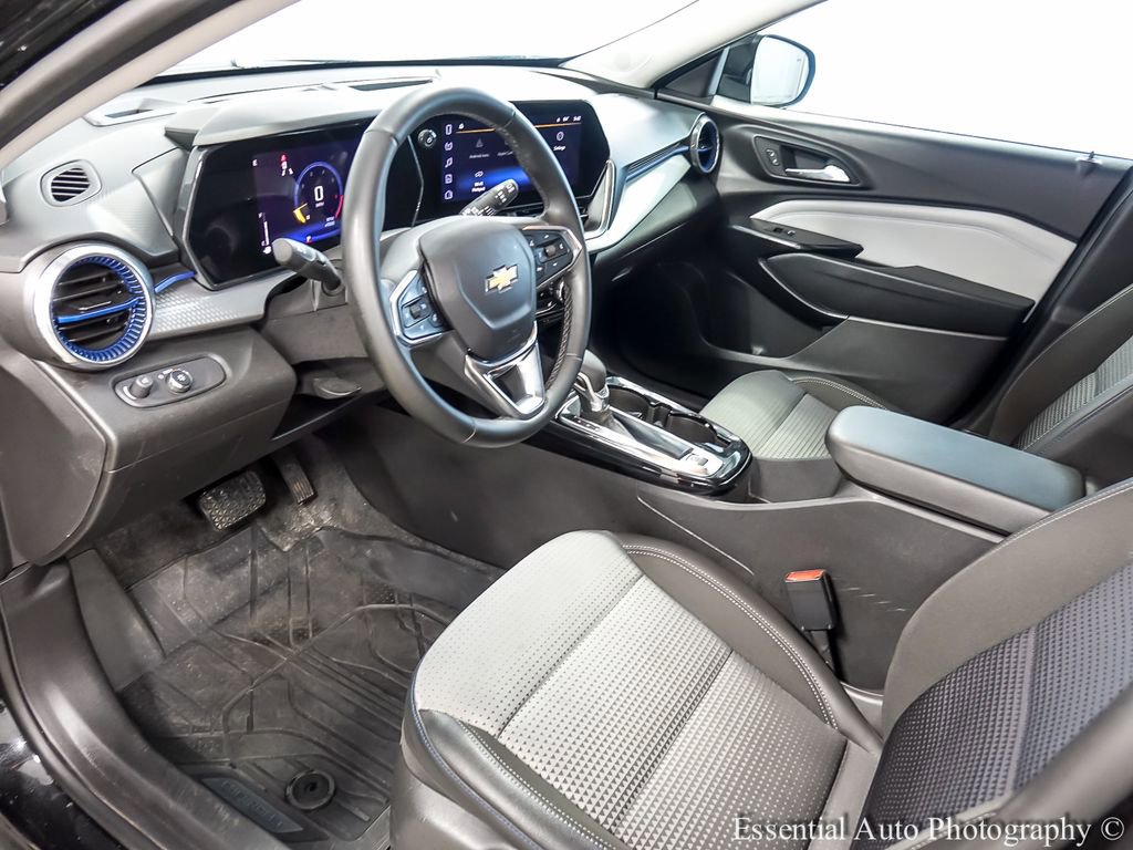 Used 2025 Chevrolet Trax LT w/ Driver Confidence Package FWD image 10