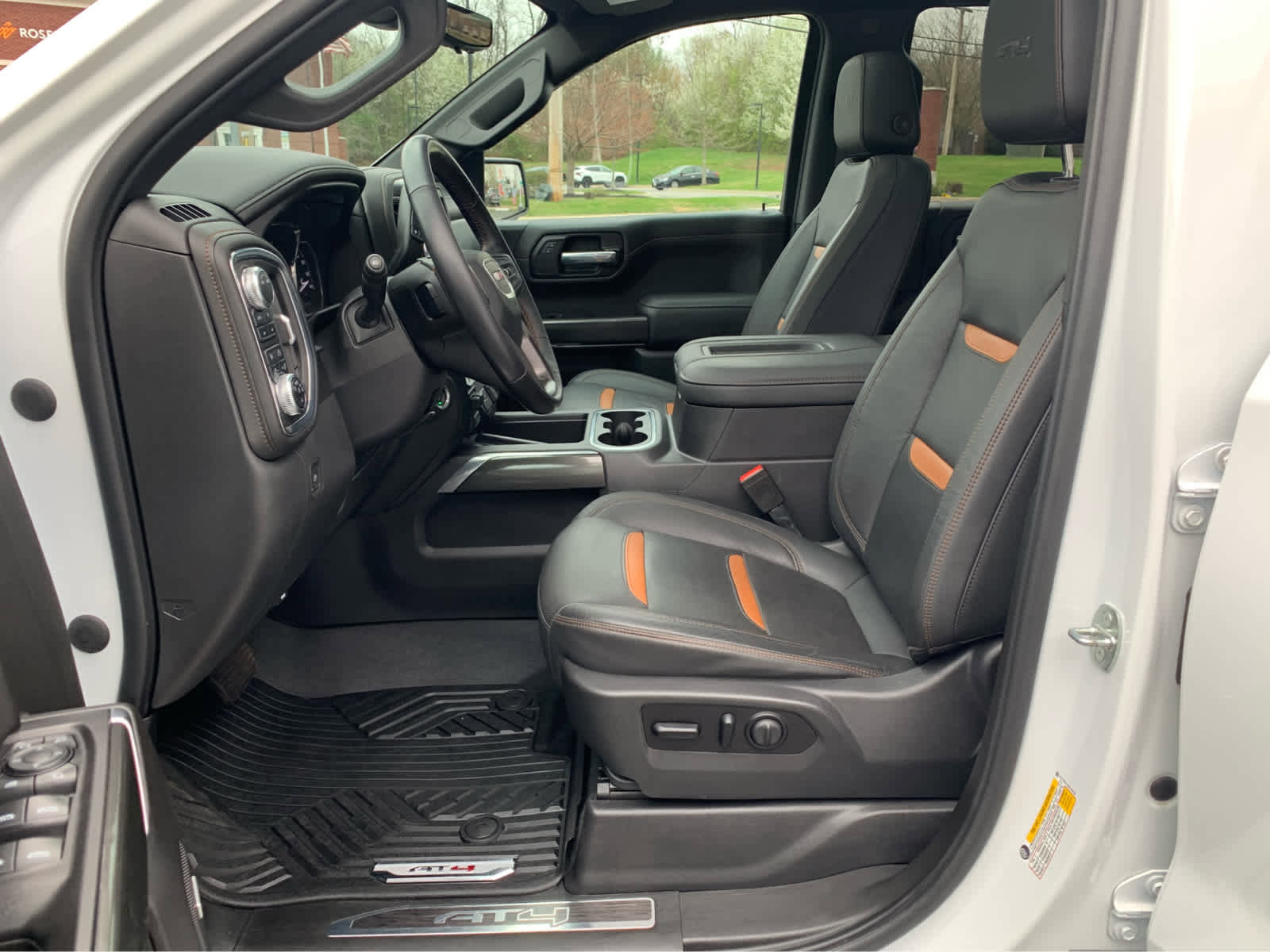 Used 2021 GMC Sierra 1500 AT4 w/ AT4 Premium Package AWD/4WD image 11