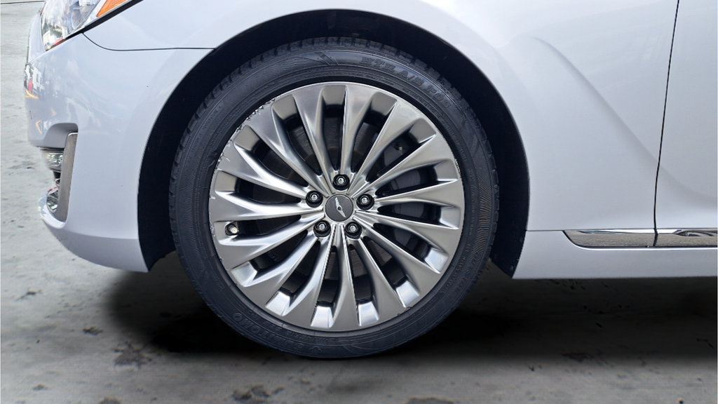 Used 2019 Genesis G90 3.3T Premium RWD image 28