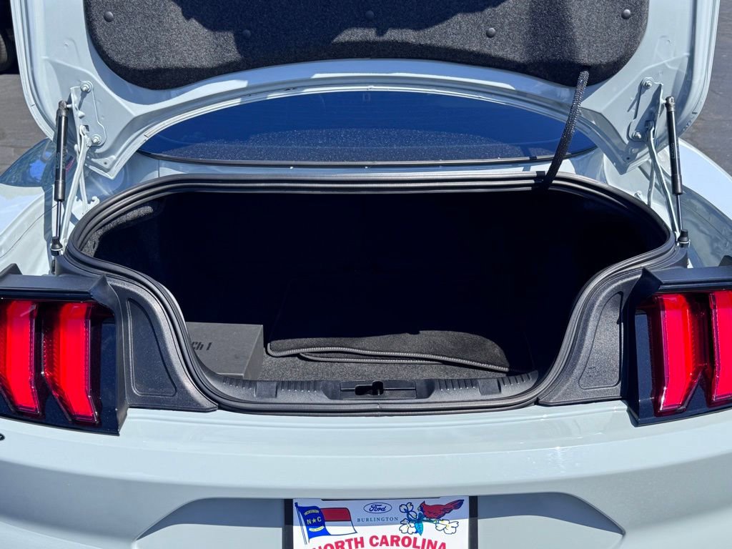 Used 2022 Ford Mustang Mach 1 w/ Mach 1 Handling Package RWD image 36